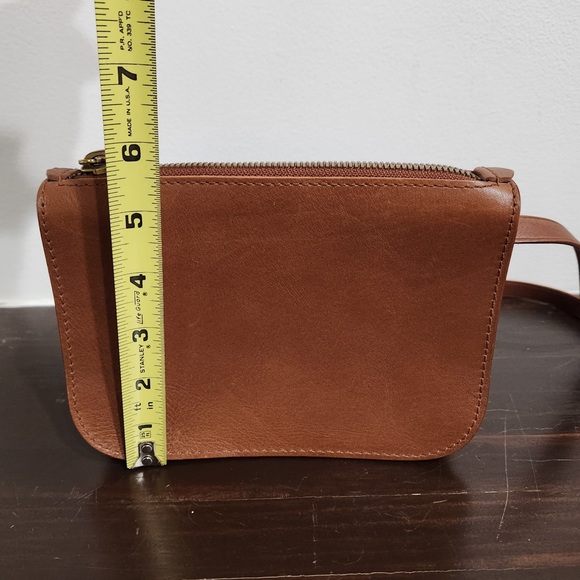Madewell The Simple Pouch Belt Bag in English Saddle - Picture 6 of 13